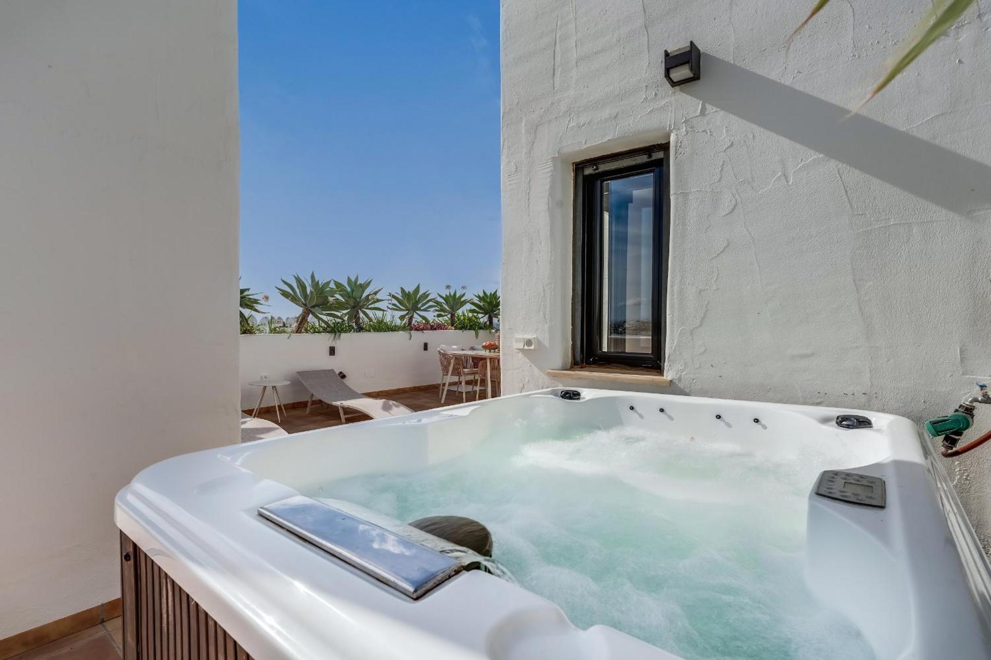 Apartamento Prachtig Penthouse Met Jacuzzi Estepona Exterior foto
