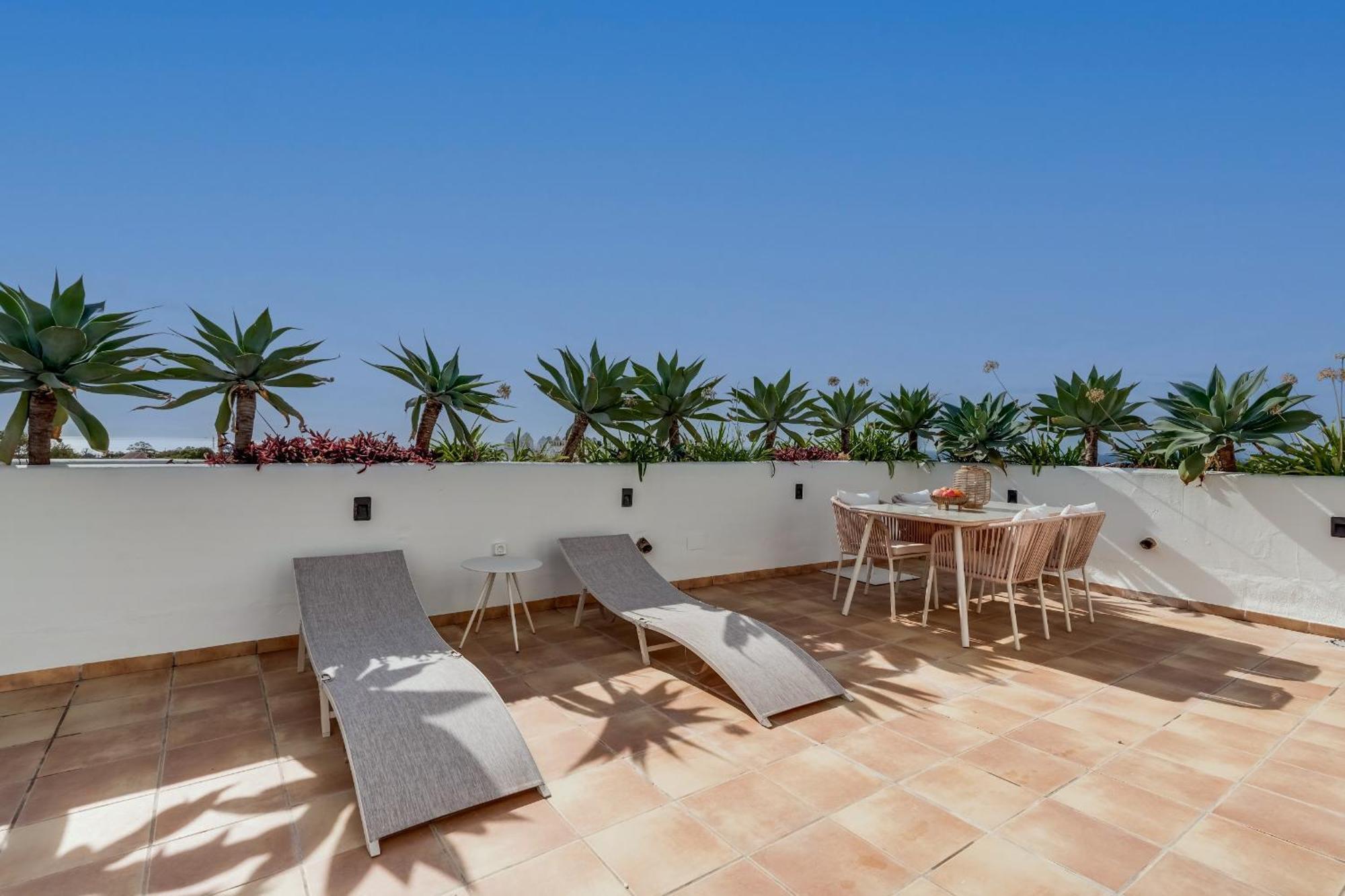 Apartamento Prachtig Penthouse Met Jacuzzi Estepona Exterior foto