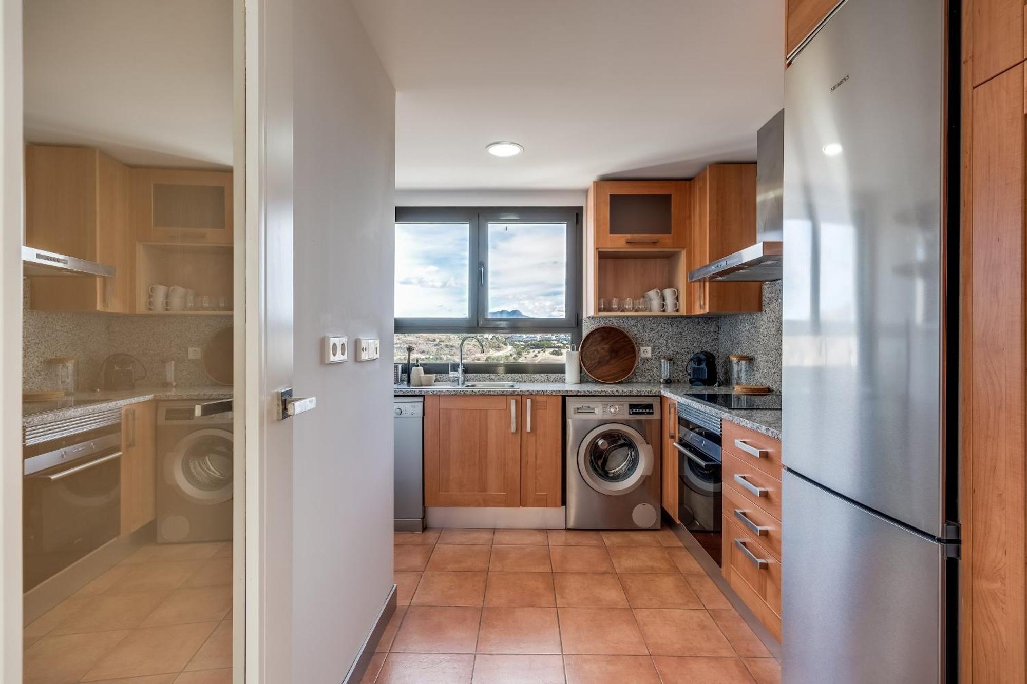 Apartamento Prachtig Penthouse Met Jacuzzi Estepona Exterior foto