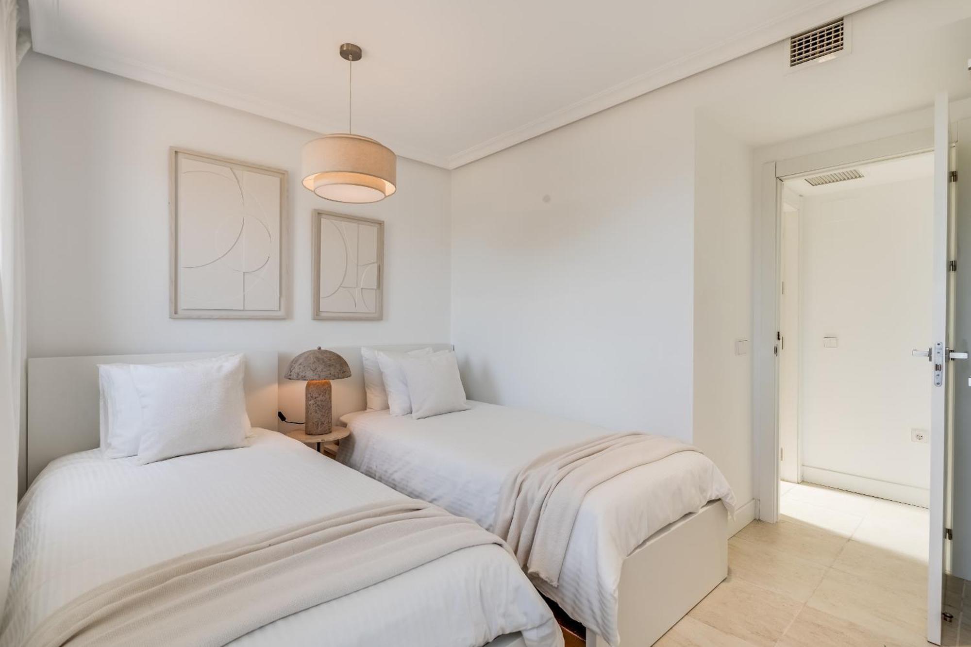 Apartamento Prachtig Penthouse Met Jacuzzi Estepona Exterior foto